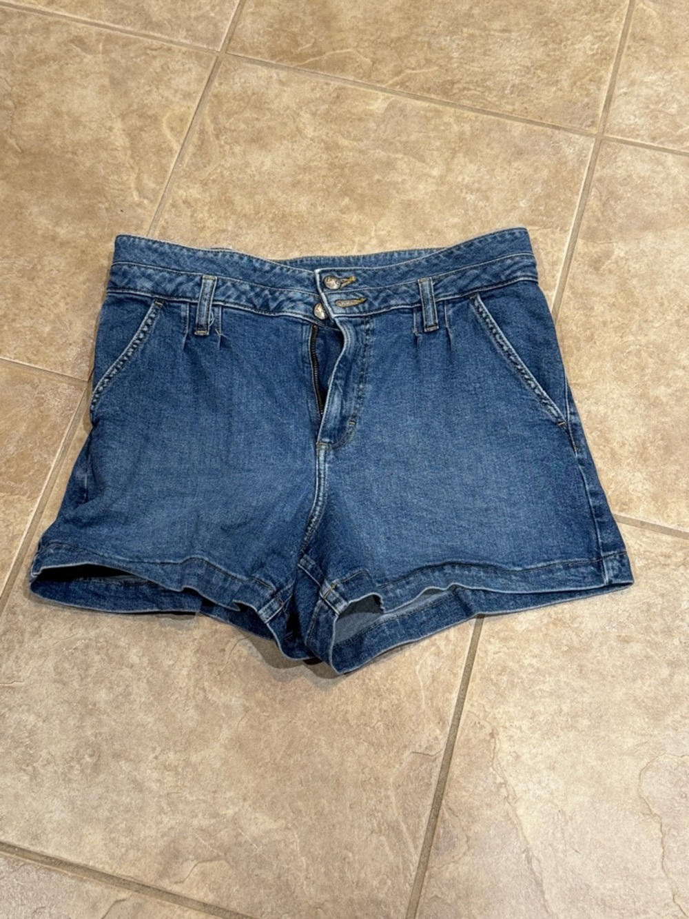 Women’s Dark Blue Lee Denim Shorts. Size 10